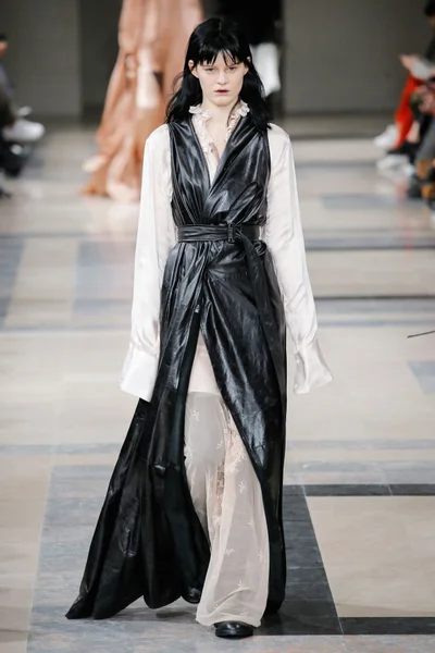 Look 9